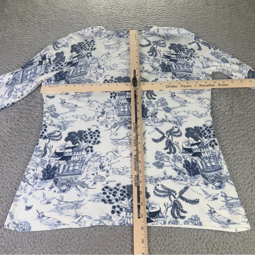 J Mclaughlin Sweater Womens Large White Blue Printed Long Sleeve Preppy - Picture 6 of 8